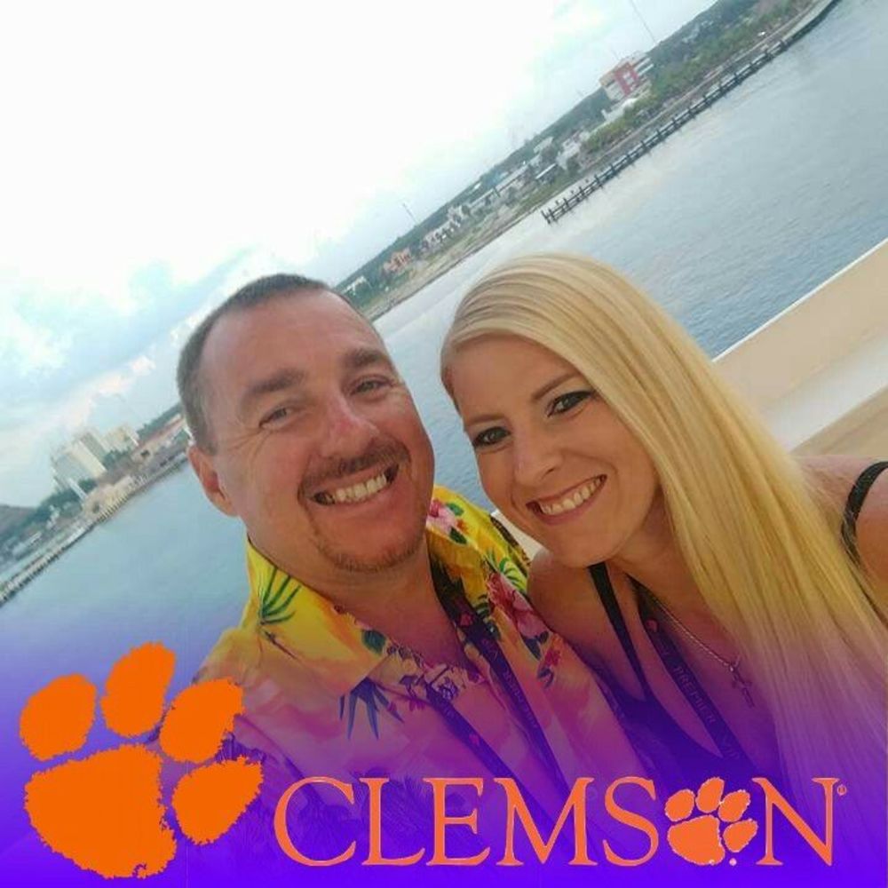 Meet your Posher, Launa